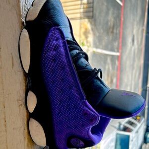 I’m selling the Air Jorden13 retro GS purple venom .
